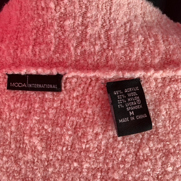 Moda International pink V-neck sweater size M - Picture 5 of 6
